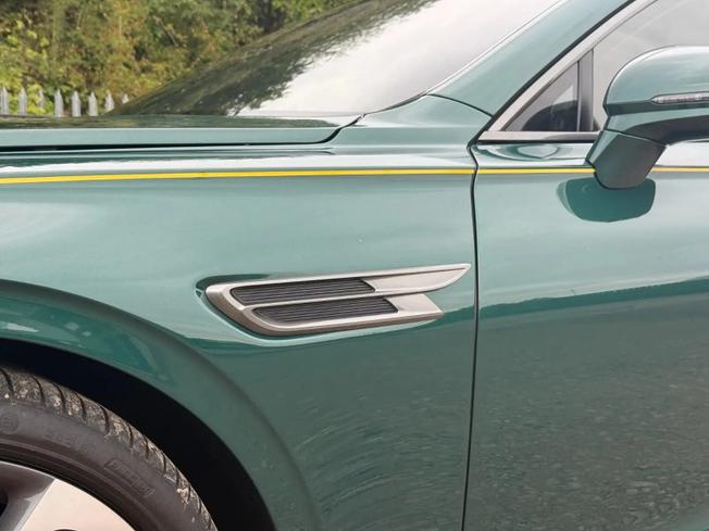 BENTLEY Flying Spur Photo 35