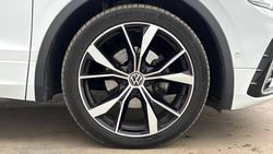 VOLKSWAGEN Tiguan Photo 5