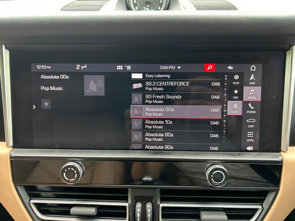 Used Porsche Macan YJ72ASM 39