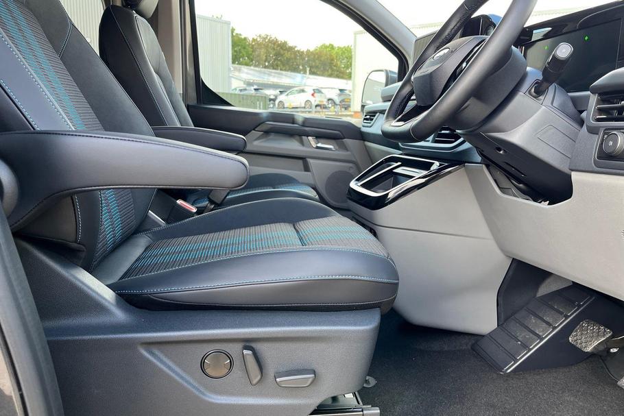 Used Ford TRANSIT CUSTOM L1DCIVPHEV08 28