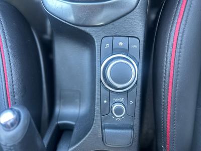 Mazda Mazda2 Photo 16