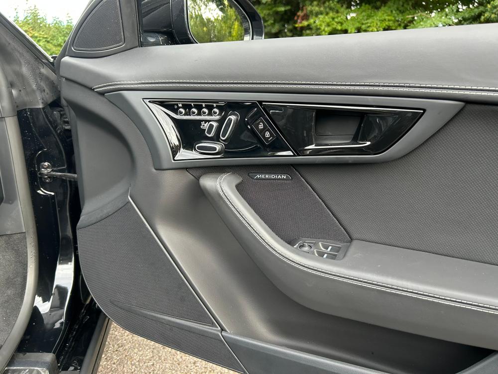 Used Jaguar F-Type LN23YFP 32