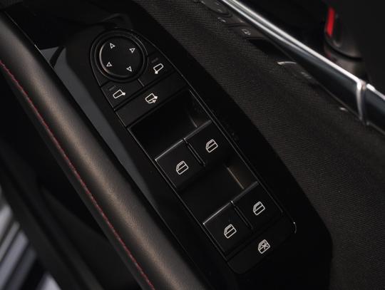 Mazda CX-30 Photo 933167ef-6328-456c-957b-442393a775c6.jpg