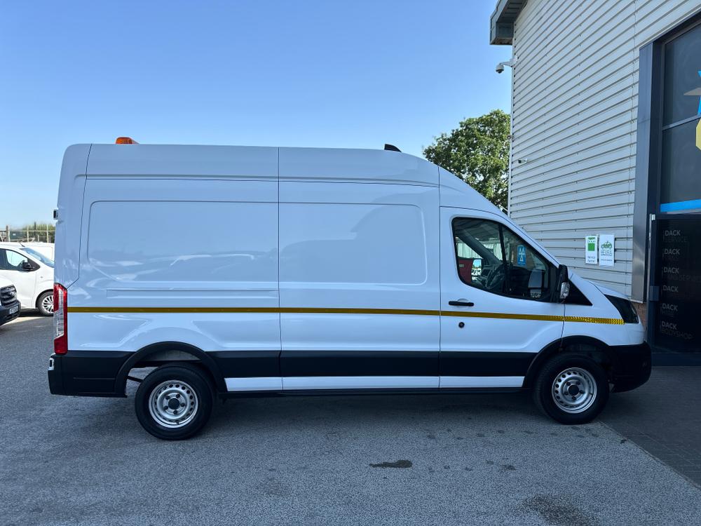 Ford Transit Photo 93490a72-d89e-474f-a4f2-580245cf0ce6.jpg