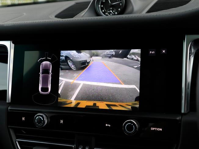 PORSCHE Macan Photo 25