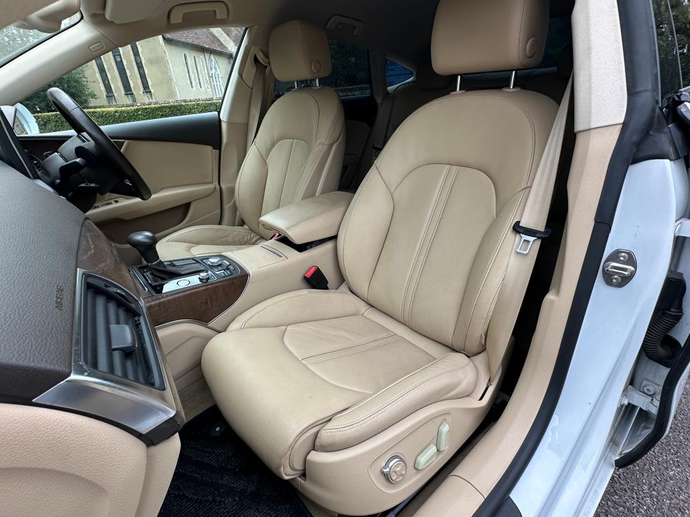 Used Audi A7 LF12FHY 24