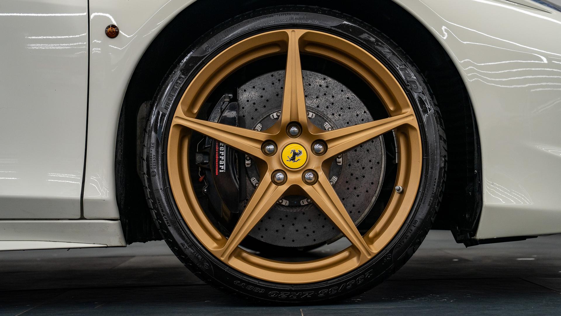 Ferrari 458 Photo 937130d5-a578-45e8-adcd-fd5893d0fde1.jpg