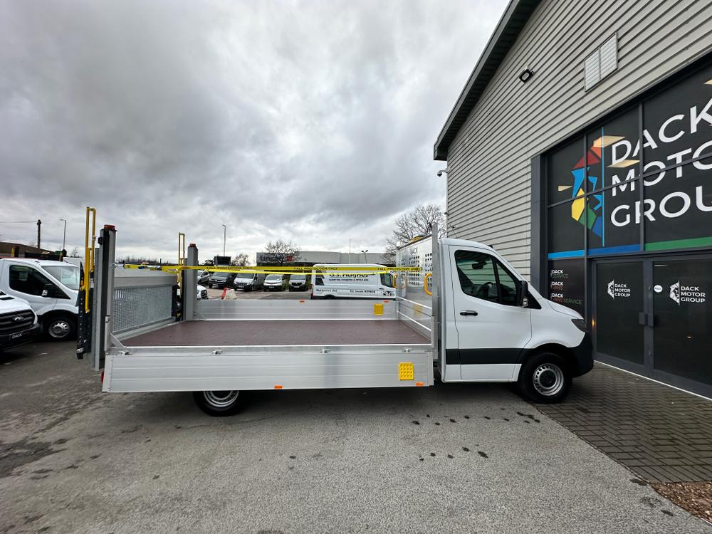Mercedes-Benz Sprinter Photo 937c5425-e0a2-4b42-9dea-178824f976aa.jpg