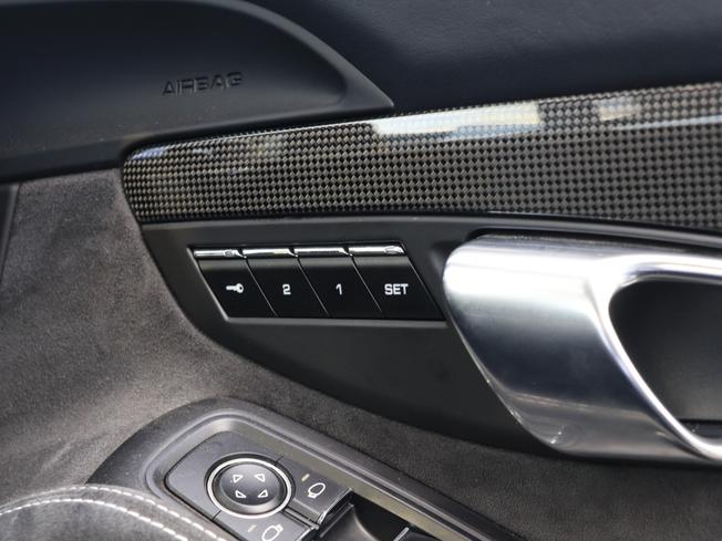PORSCHE 911 Photo 38