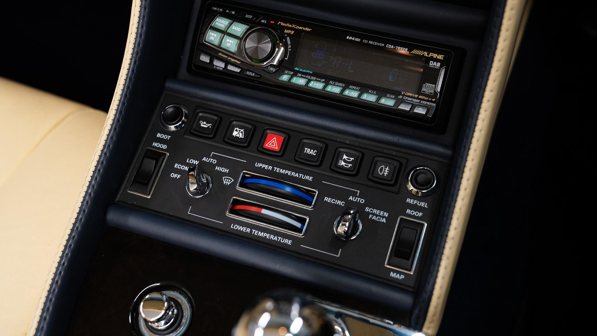 Bentley Azure Photo 938a19a5-553b-4714-82f4-843aa58117fb.jpg