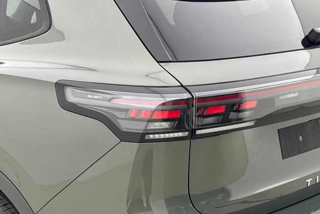 VOLKSWAGEN  Tiguan  Photo 18