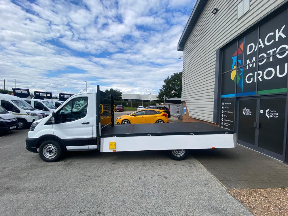 Ford Transit Photo 939699da-dbf4-48cb-bf4c-bed967925508.jpg