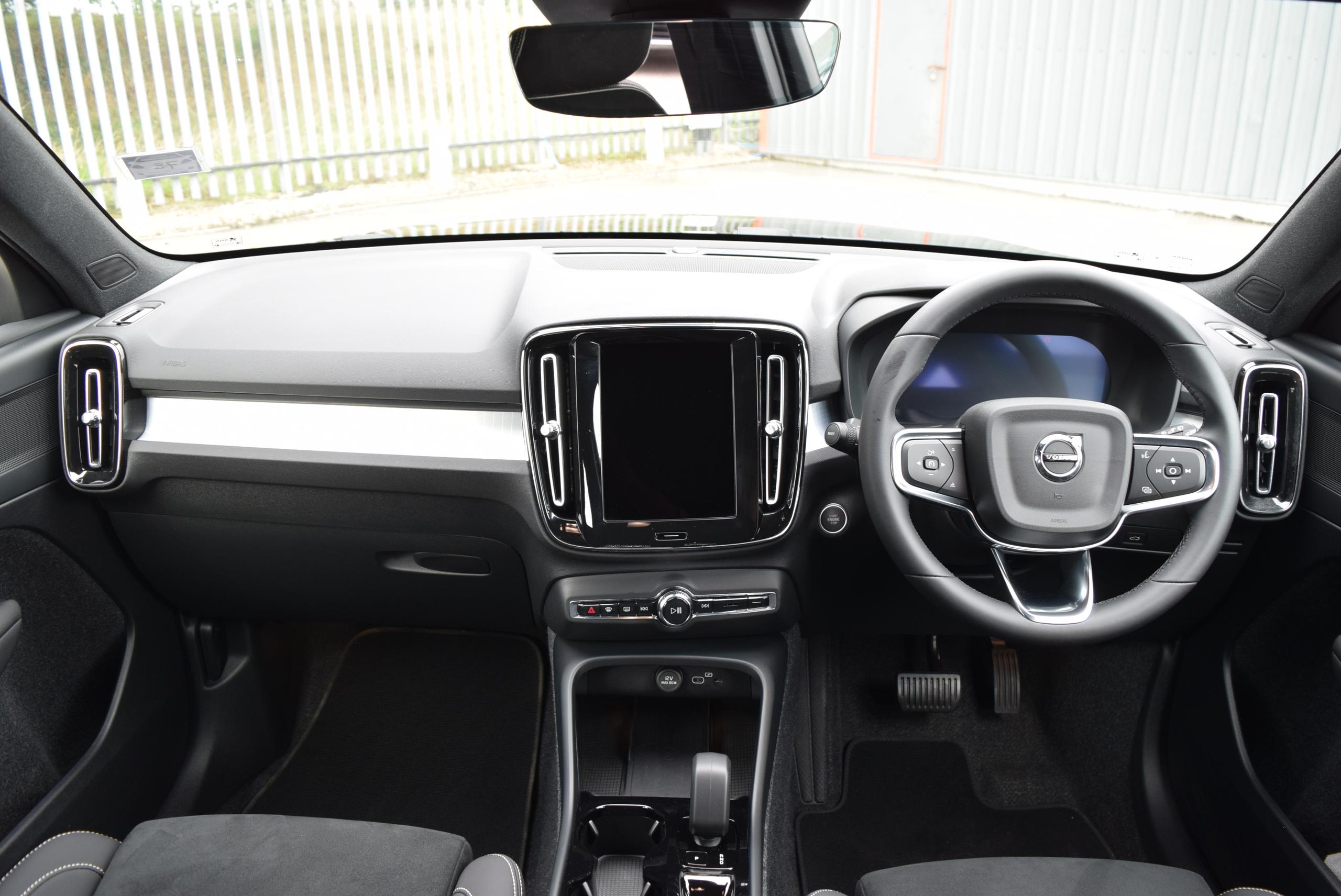 2026 VOLVO XC40 2.0 B4P Plus Dark 5dr Auto - vehicle photo 11 for sale on PureCar