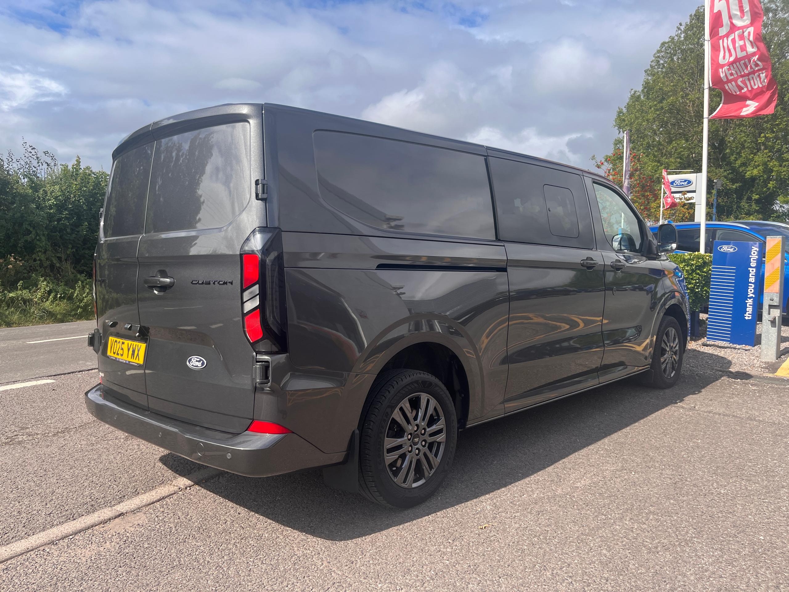 Used Ford TRANSIT CUSTOM VO25YWX 16