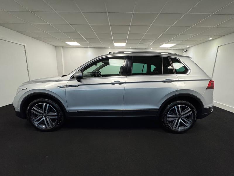 Volkswagen Tiguan Photo 93a26bee-1fec-4fda-bc50-a153b2a788ae.jpg