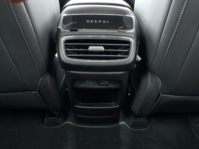CHANGAN Deepal Photo 16