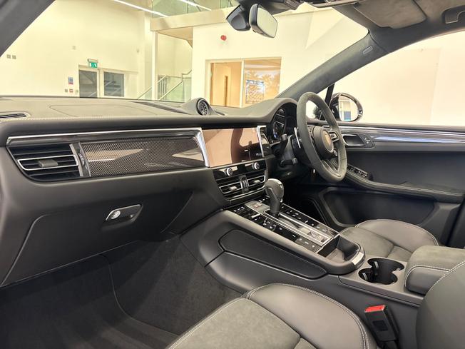 PORSCHE Macan Photo 13