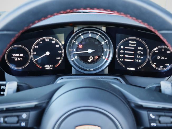 PORSCHE 911 Photo 26