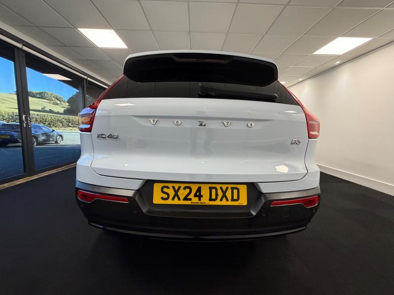 Volvo XC40 Photo 93d2dee7-f1d5-4f43-8ec9-94cecf2ad60b.jpg