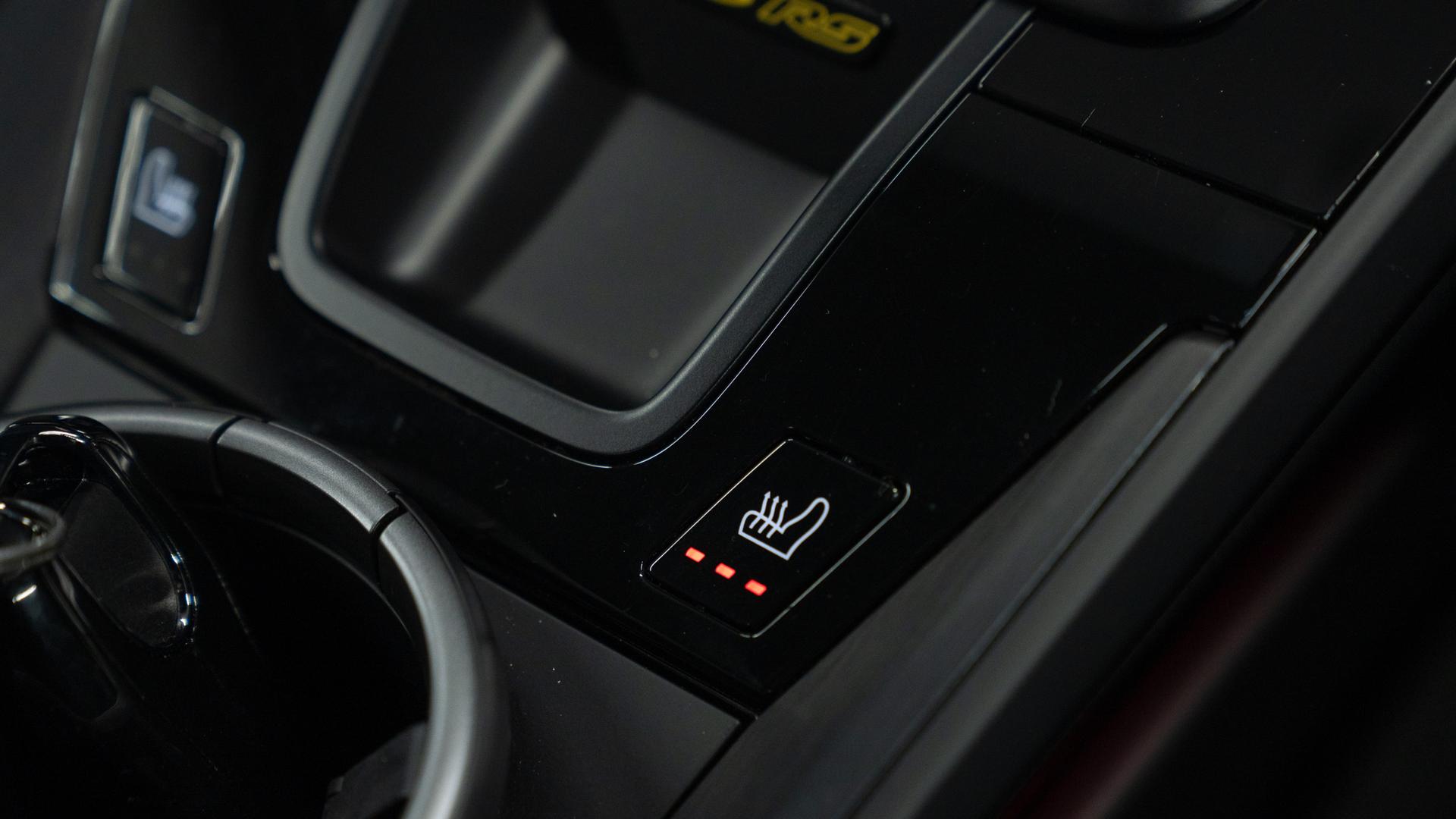 Porsche 911 Photo 93e5ee40-44e8-492f-b191-4e20e3689e48.jpg