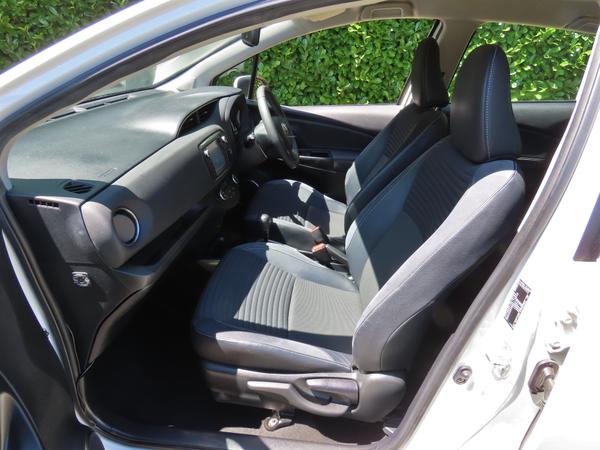 Used Toyota Yaris DF14XRT 15