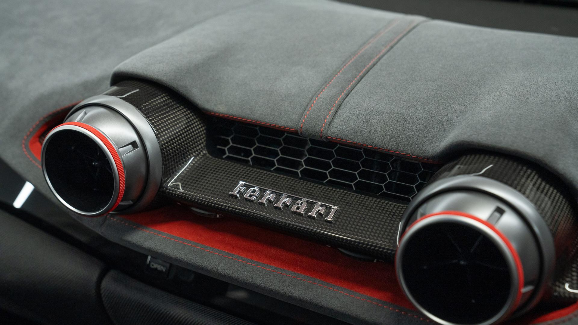Ferrari 812 Photo 93e9dbec-a51c-45ec-81ab-9e84161c53ce.jpg