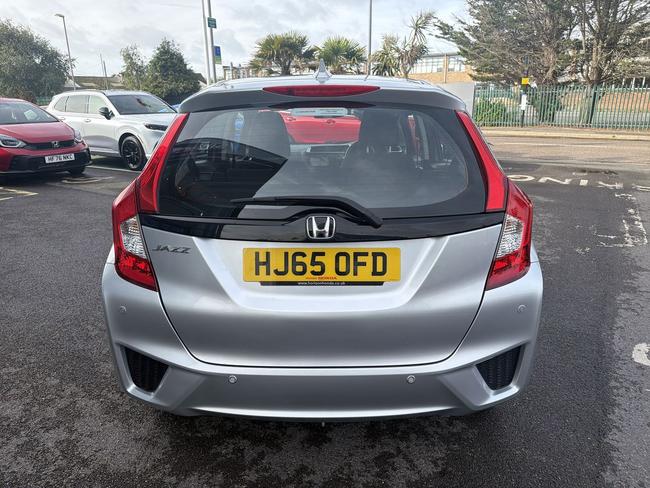 Honda Jazz Photo 93f920c1-9e7d-4437-9904-596006aceb0d.jpg