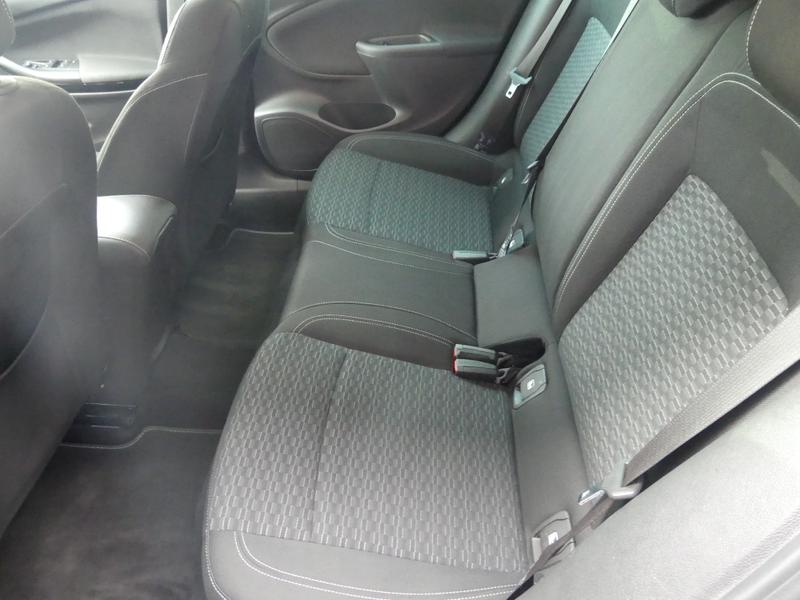 Vauxhall Astra Photo 940259fe-2432-47df-a91d-c8e4957bedc6.jpg