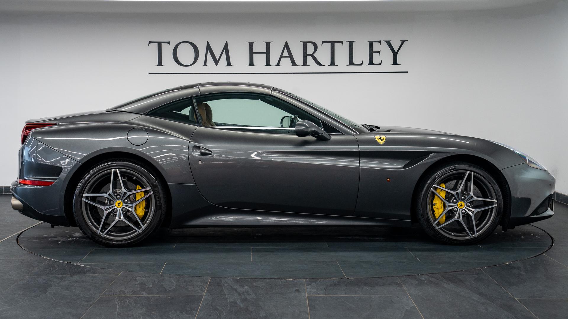 Ferrari California Photo 9402f388-30e4-4b1d-9583-d8f0d2822fe2.jpg