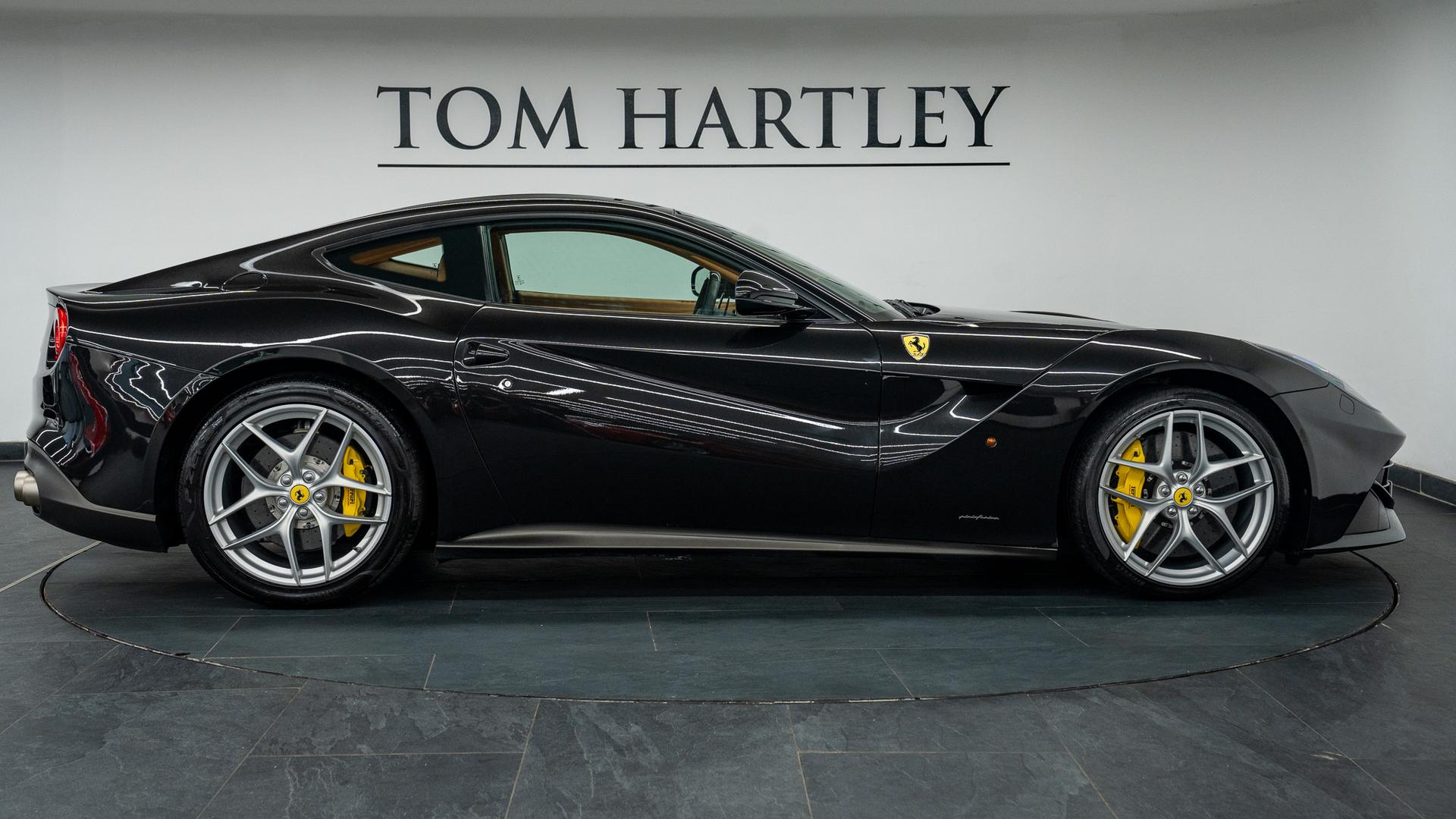 Ferrari F12 Photo 94168f38-3c23-450b-8284-2a59f92685af.jpg