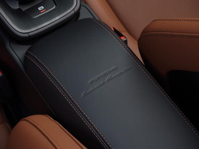 PORSCHE 911 Photo 23