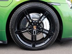 PORSCHE Taycan Photo 4