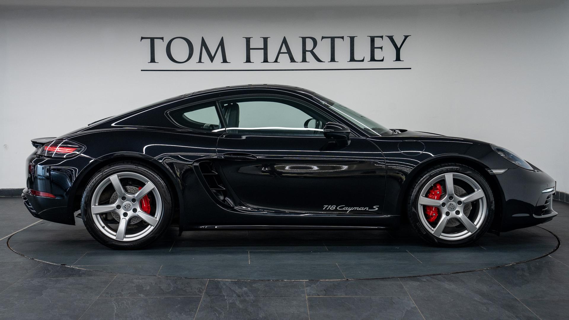 Porsche 718 Cayman Photo 942b98a2-8946-41b2-a006-82a801bbbdcd.jpg
