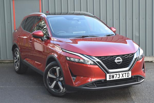 Used 2024 Nissan QASHQAI 1.3 DiG-T MH N-Connecta 5dr Red at SERE Motors