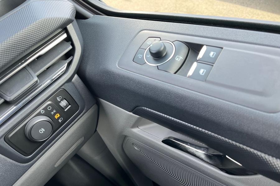 Ford TRANSIT CUSTOM Photo 944da9d8-d927-4486-b710-2e694e08c97a.jpg