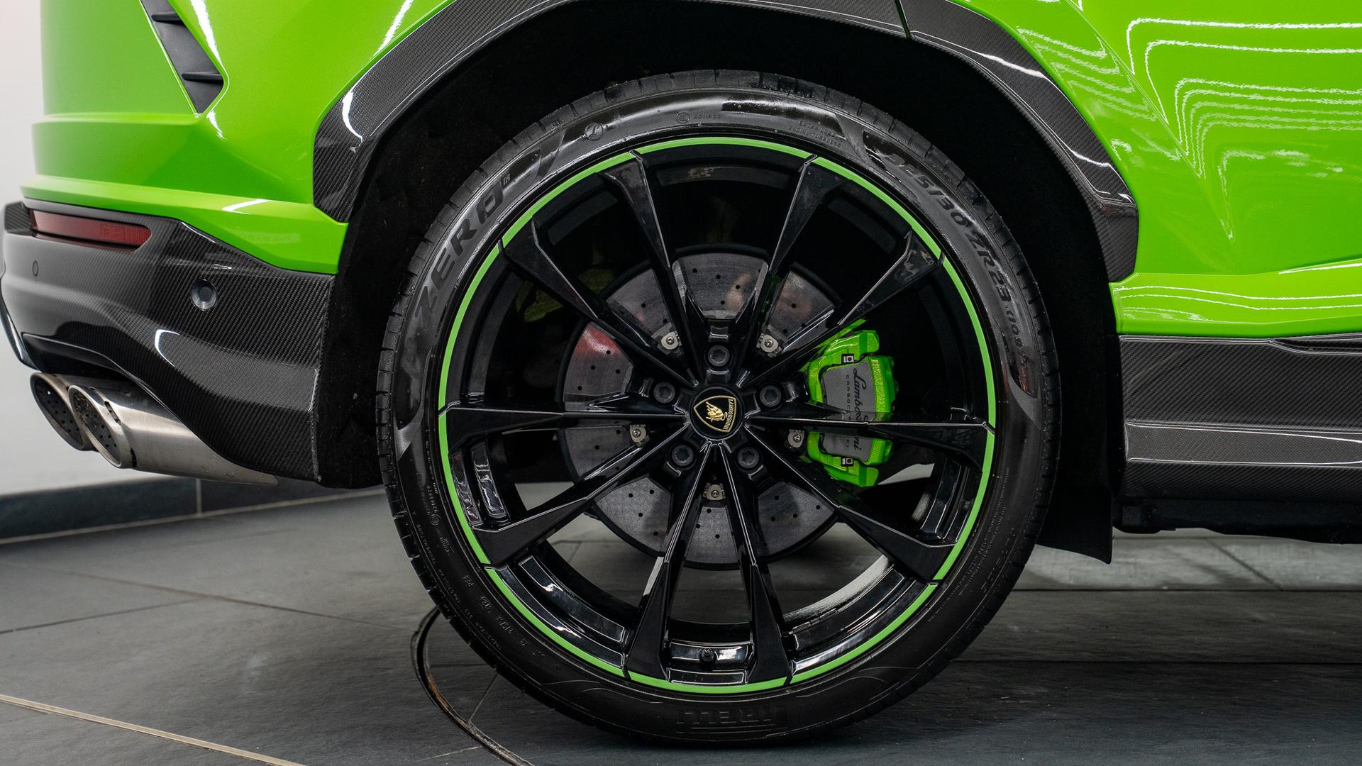 LAMBORGHINI Urus Photo 945156bd-bc58-4c18-88ba-baf37ce386f3.jpg