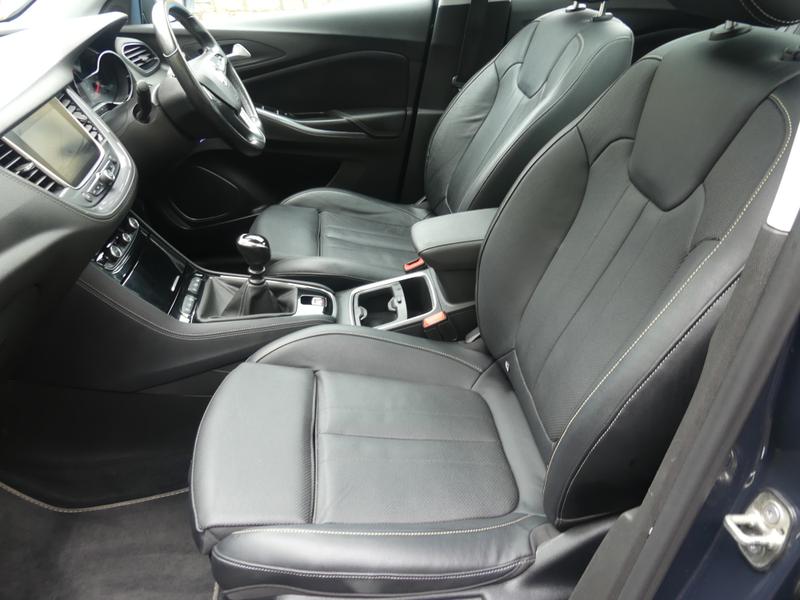 Vauxhall Grandland X Photo 945fafca-c6b9-4972-9df6-92c4a2950d7f.jpg