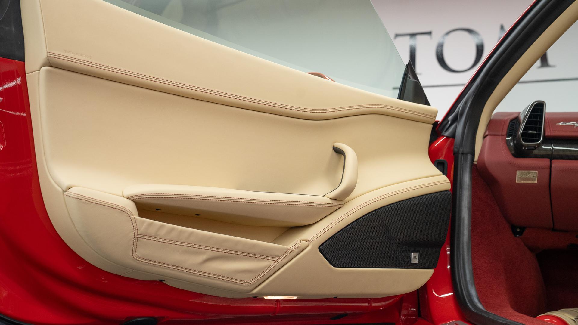 Ferrari 458 Photo 9462bd59-f793-4fd0-a366-55f3ccfbf5db.jpg