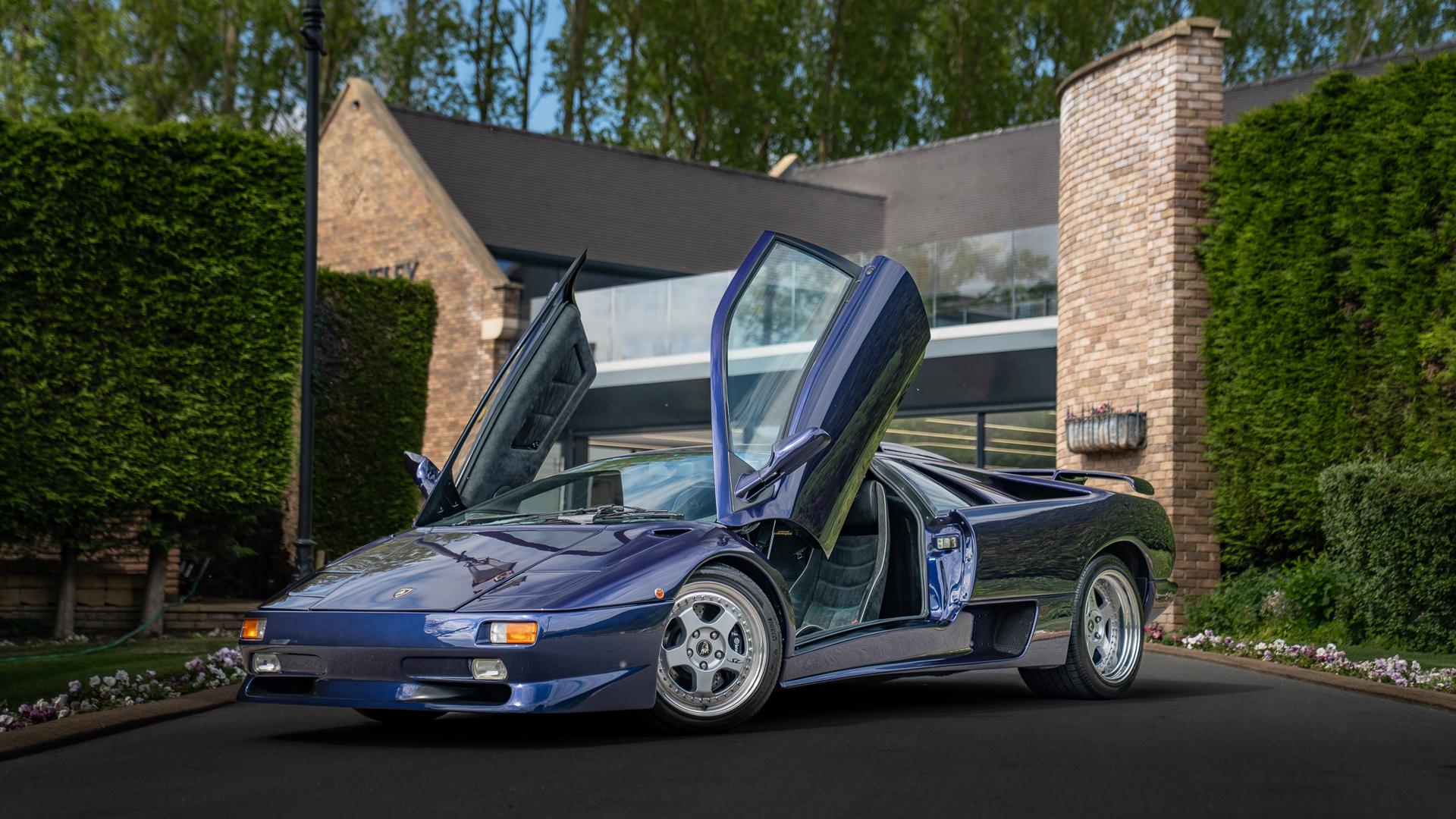 LAMBORGHINI Diablo Photo 947865a3-ad9d-45d0-aae8-742762826044.jpg