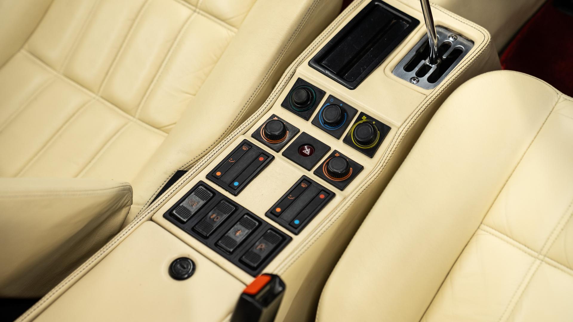 Ferrari 328 Photo 948b43b4-6caf-4539-81d7-d695b69a5eb9.jpg