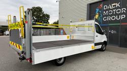 Mercedes-Benz Sprinter Photo 11