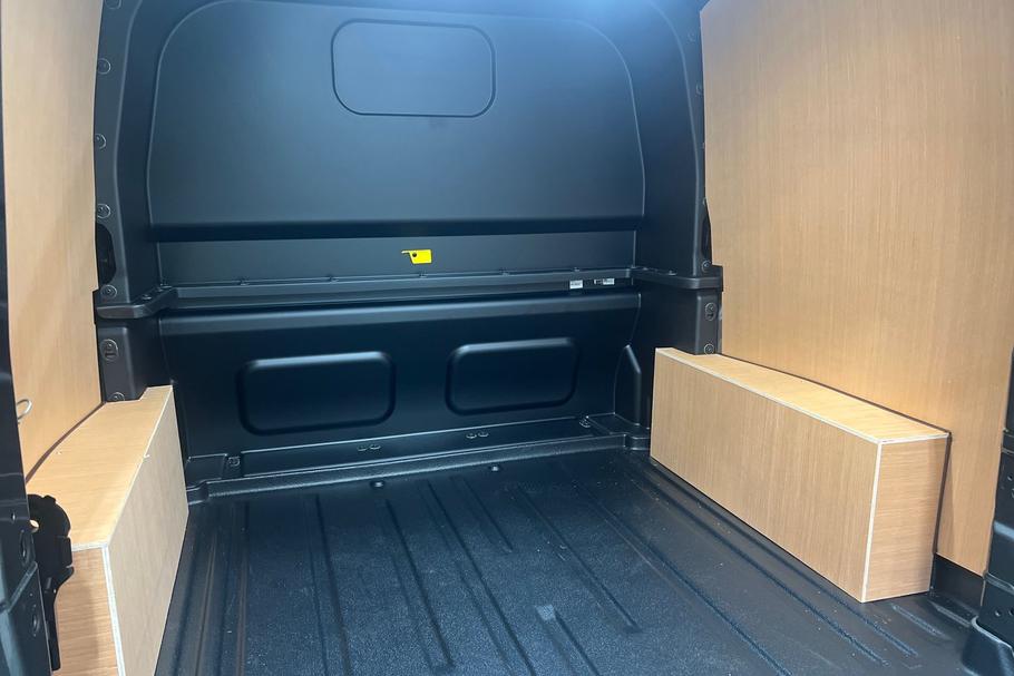 Used Ford TRANSIT CUSTOM LL75RVK 18