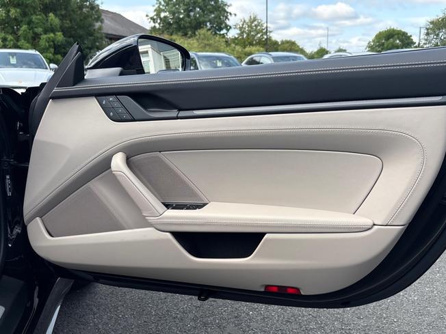 PORSCHE 911 Photo 28