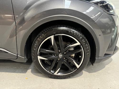 Toyota C-HR Photo 94a1d6a8-ba3d-418f-9747-45dc19b66ee3.jpeg
