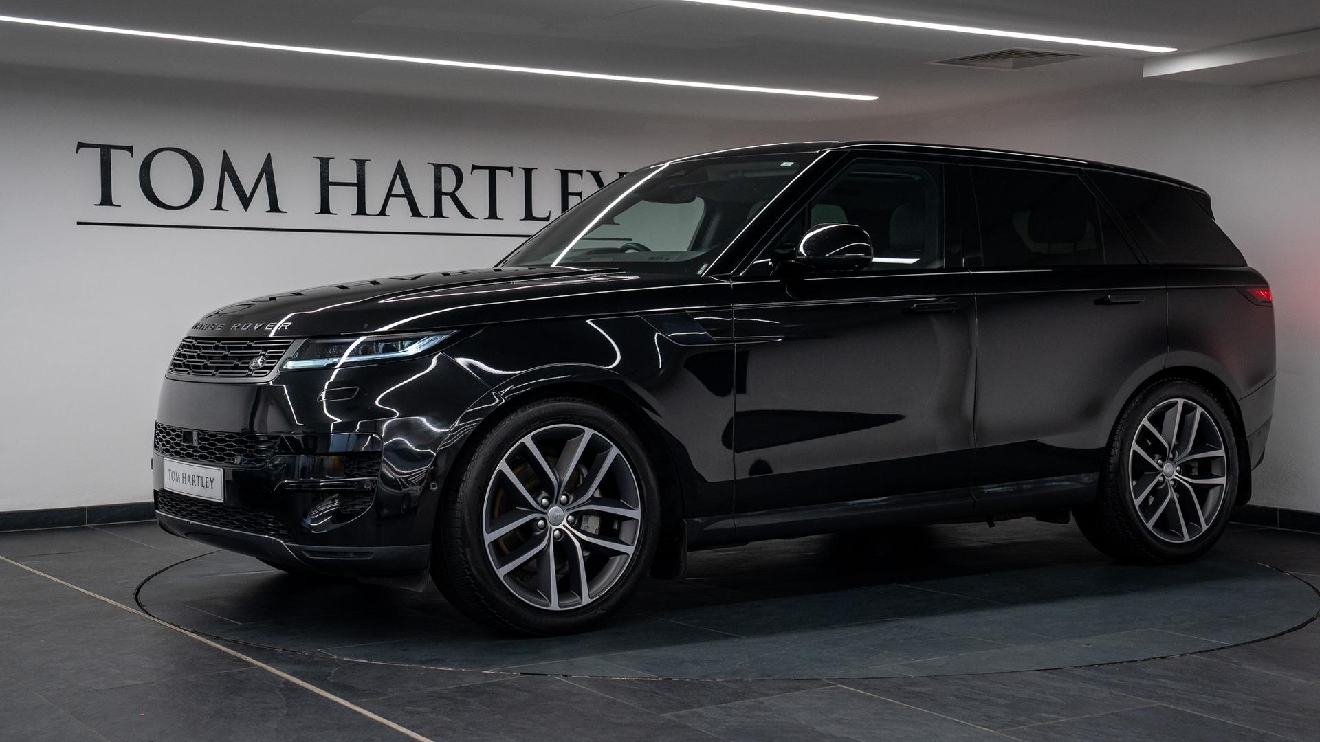 Land Rover Range Rover Sport Photo 94a428ee-741d-4285-b1a4-7bea9d70580a.jpg