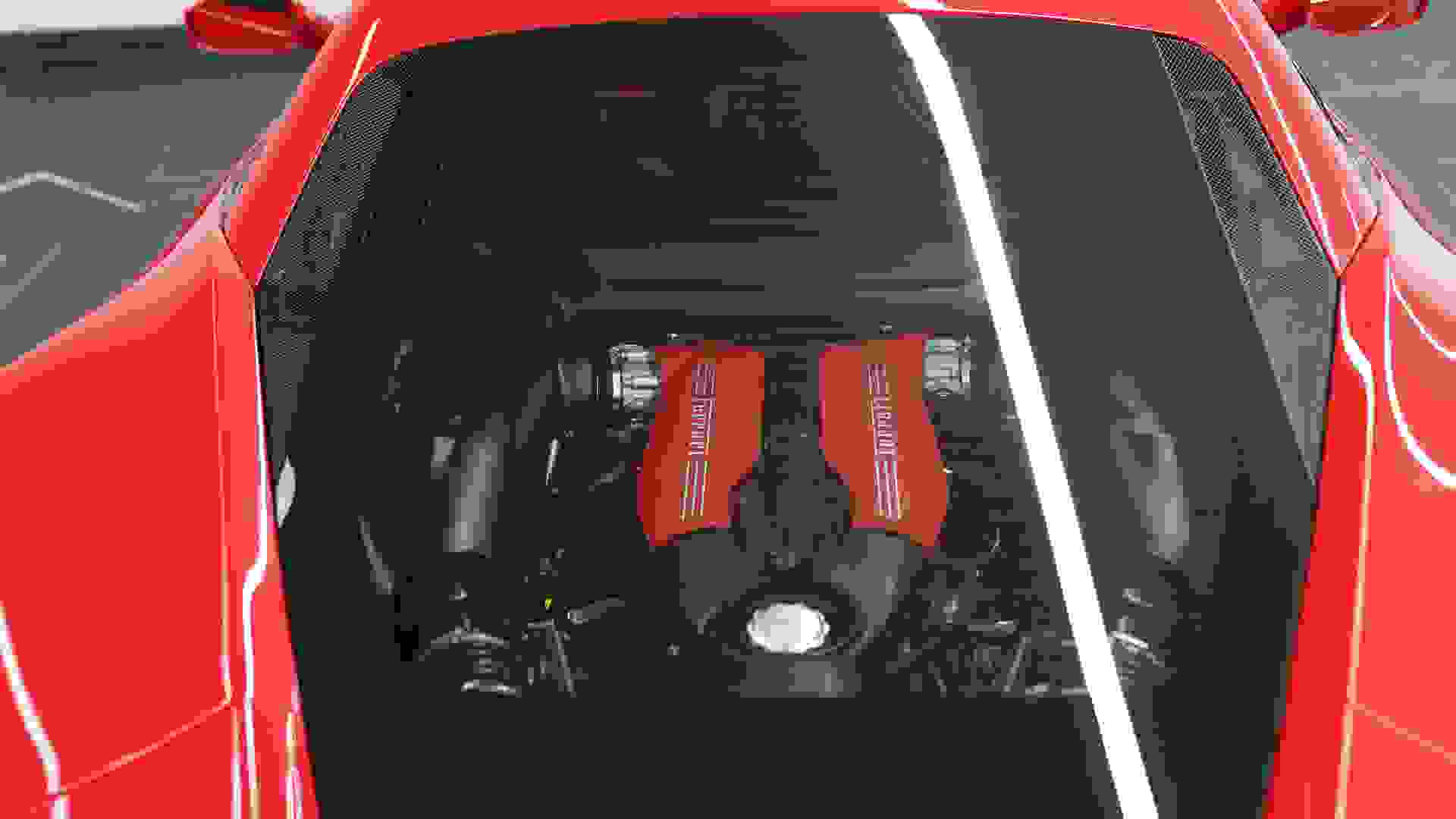 Ferrari 488 Photo 94b93fd6-a165-4727-bf18-e9318cb85b5e.jpg
