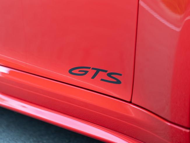 PORSCHE 911 Photo 35