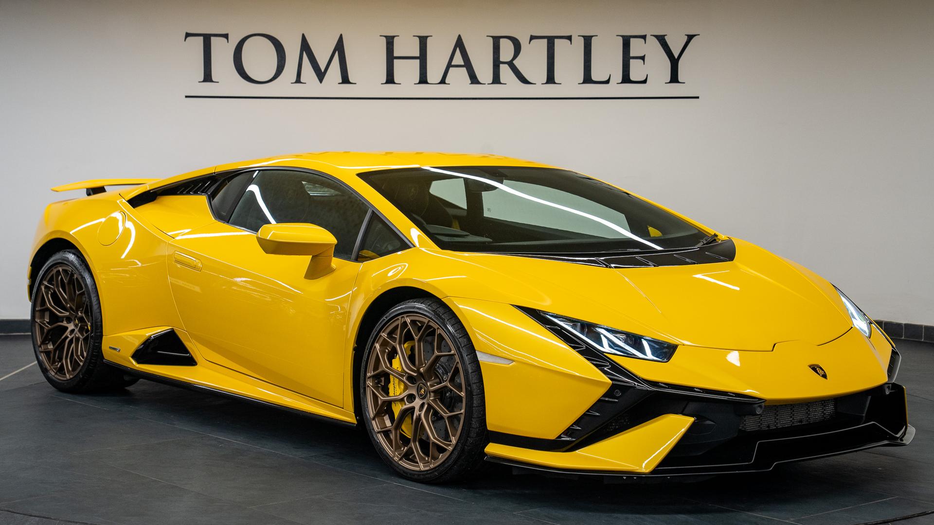 LAMBORGHINI Huracan Photo 94be32e6-ceec-4ccd-8c6a-b729739e895f.jpg