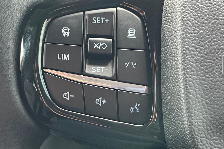 Used Ford TOURNEO CUSTOM 18/N123243 25