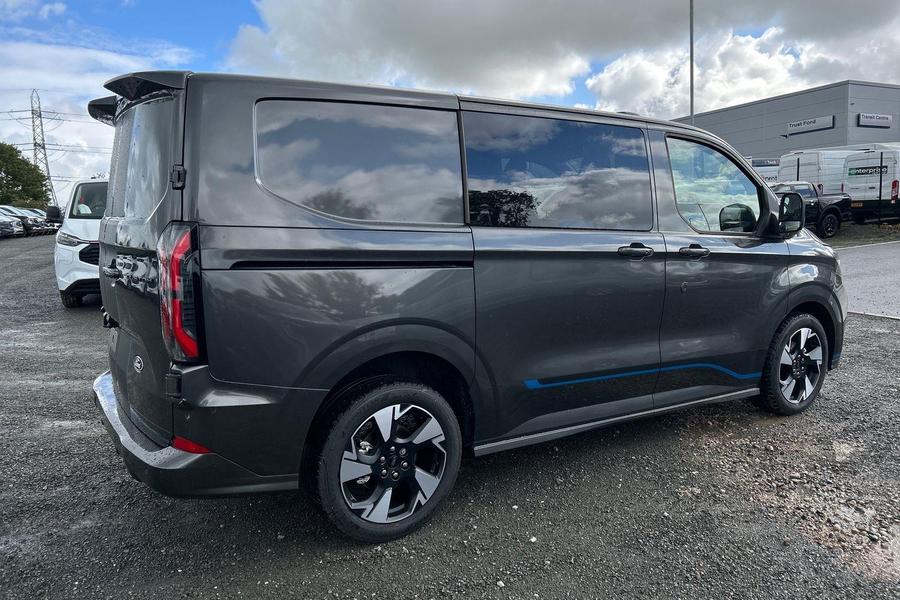 Ford TRANSIT CUSTOM Photo 94e69d0f-f563-46db-9eb9-db34893fc378.jpg